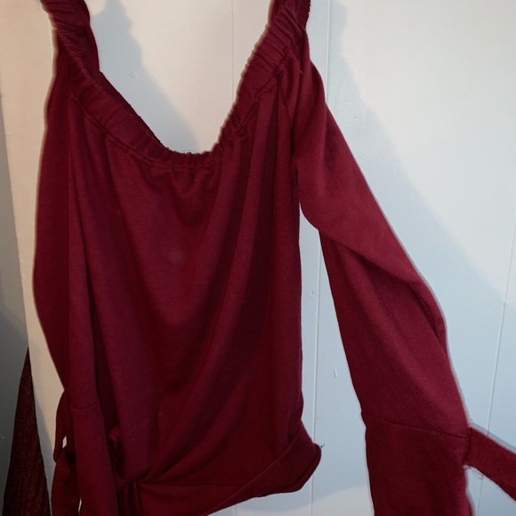 Maroon blouse - Picture 3 of 4